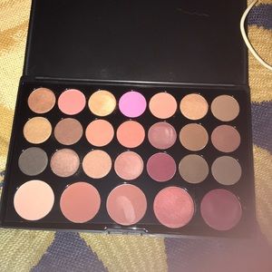 Eyeshadow and blush palette